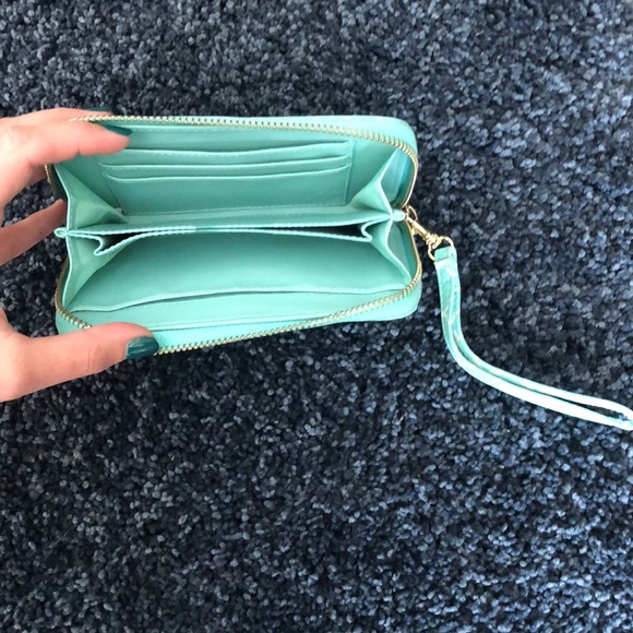 Turquoise wristlet - Picture 2 of 2